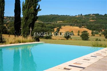 Träumen im Grünen: exklusive Villa mit Swimmingpool in den Hügeln von Manciano