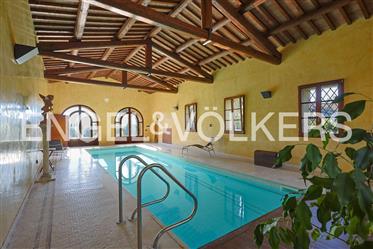 Luxury Property with Pool in the charming Tuscany
