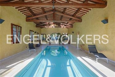 Luxury Property with Pool in the charming Tuscany