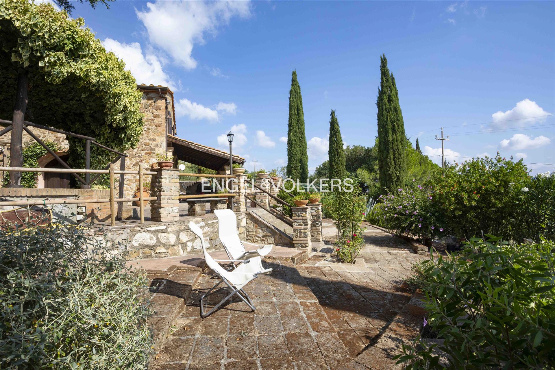 Charming Farmhouse in Campagnatico: A Corner of Paradise in the Tuscan Countryside