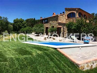 Live the Dream: Stone CountryHouse with Pool and Breathtakin