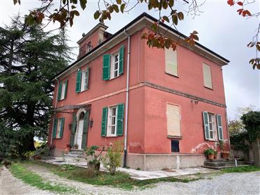 Beautiful period villa in a dominated position