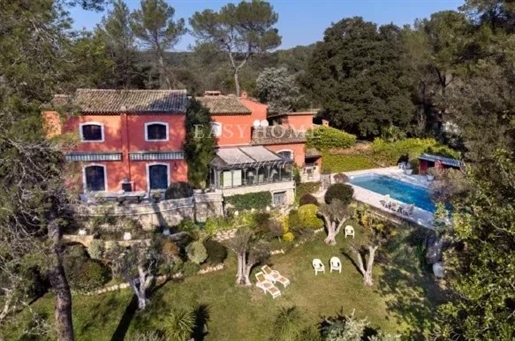 Kaufen/Verkaufen Villa im toskanischen Stil 10 Minuten von Cannes entfernt