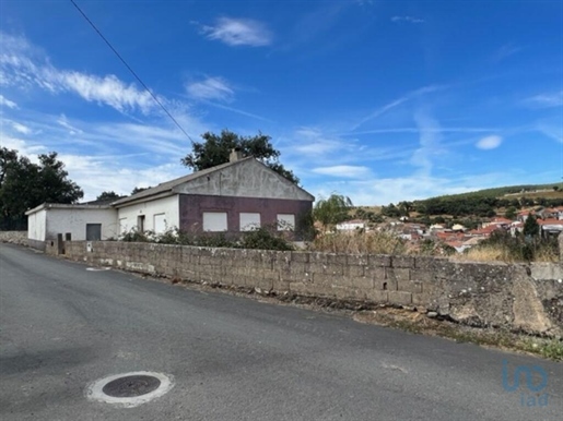 Village house with 3 Rooms in Bragança with 160,00 m²