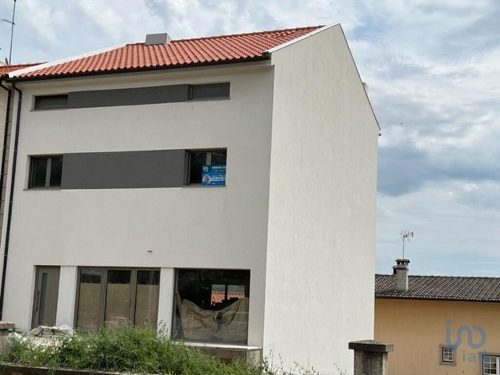 Home / Villa met 3 Kamers in Bragança met 168,00 m²