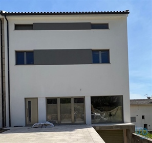 Home / Villa with 3 Rooms in Bragança with 168,00 m²
