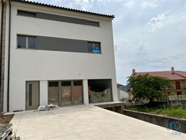 Home / Villa met 3 Kamers in Bragança met 168,00 m²