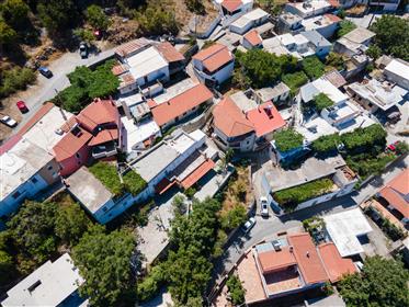 Gammelt parcelhus til salg i Rethymno