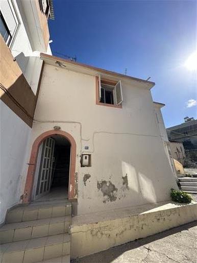 Traditional house with garden for sale in Rethymno