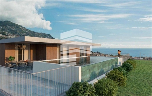 Apartamento T4 Penthouse com terraço e piscina privada - Centro do Funchal