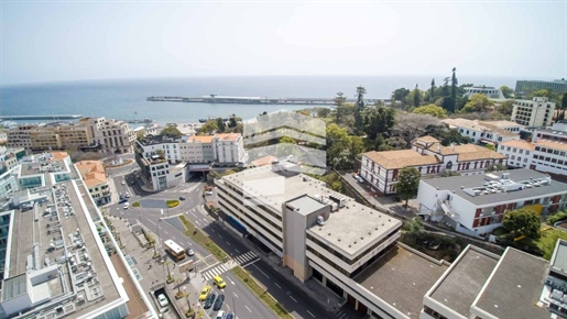 Edifício - Centro do Funchal - Rendimento garantido cerca 5,5%