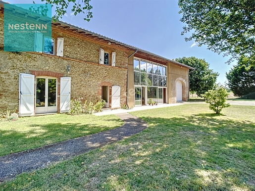 Renovated farmhouse for sale, 236m², swimming pool, garage, park, close to Villefranche de Lauragais