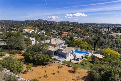 Exclusive: 4 Bedroom Villa with fantastic views