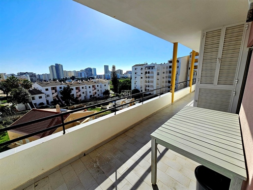 South-Facing 3 bedroom apartement with ocean view near Praia de Rocha