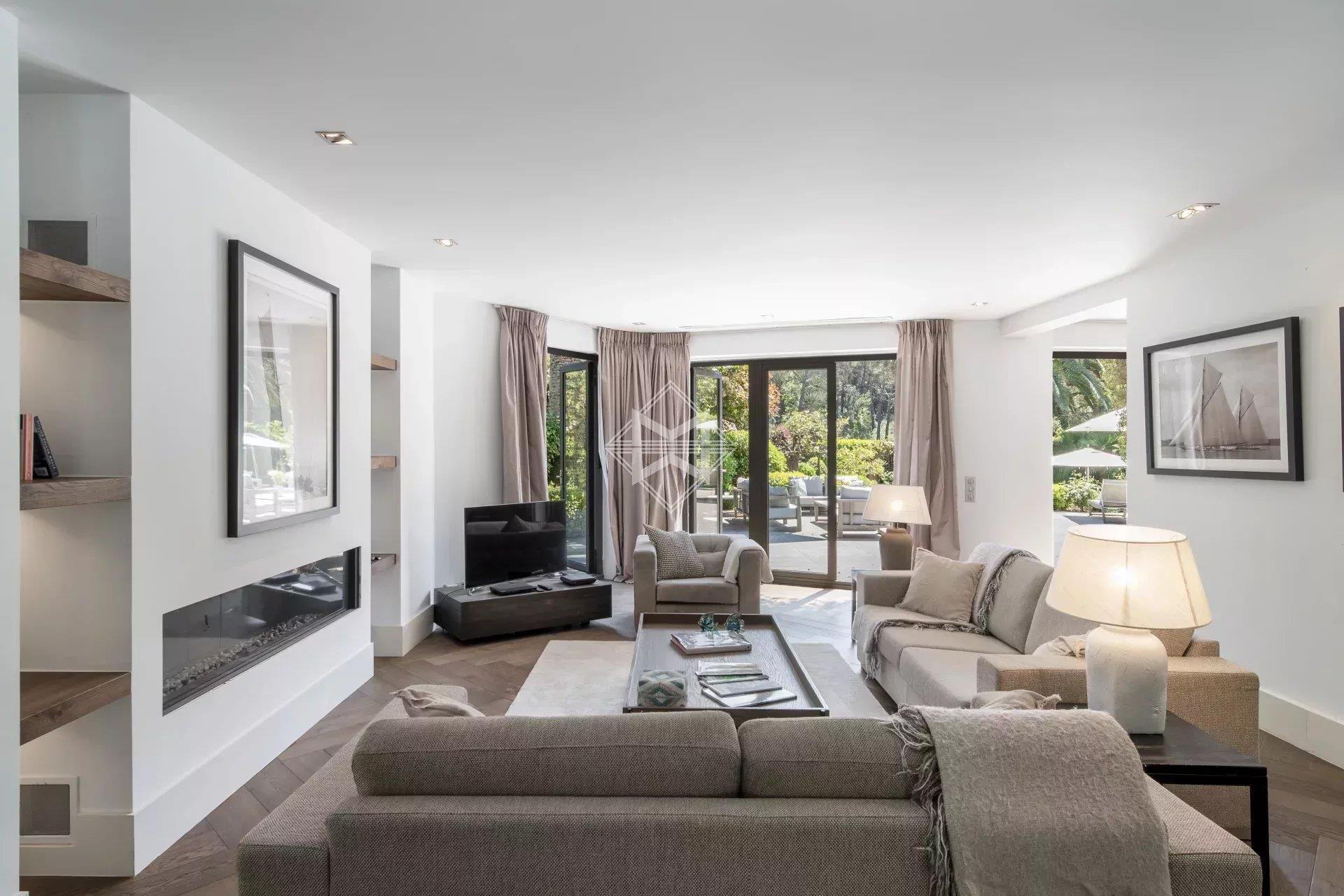 Charming villa in a gated and guarded domain