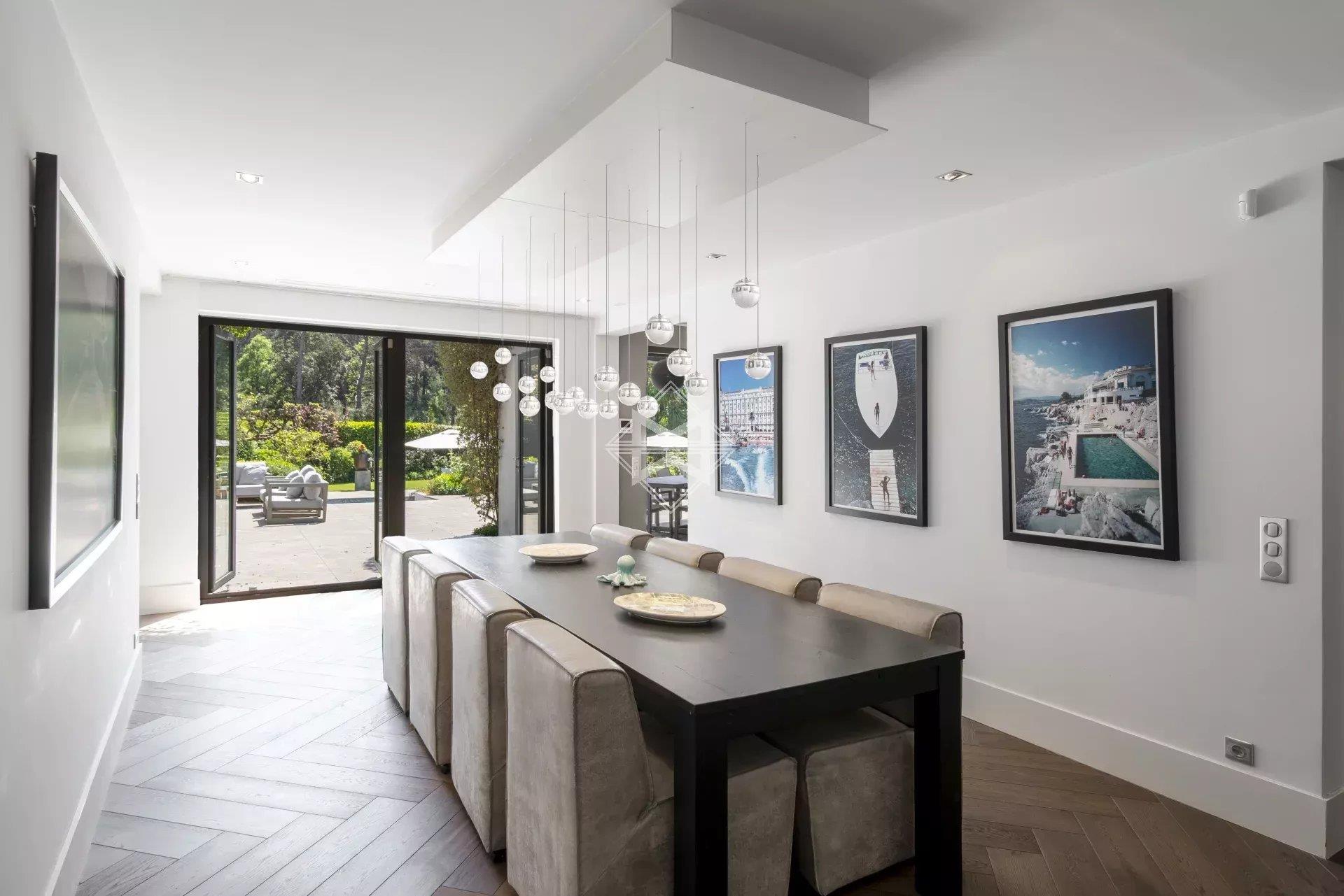 Charming villa in a gated and guarded domain