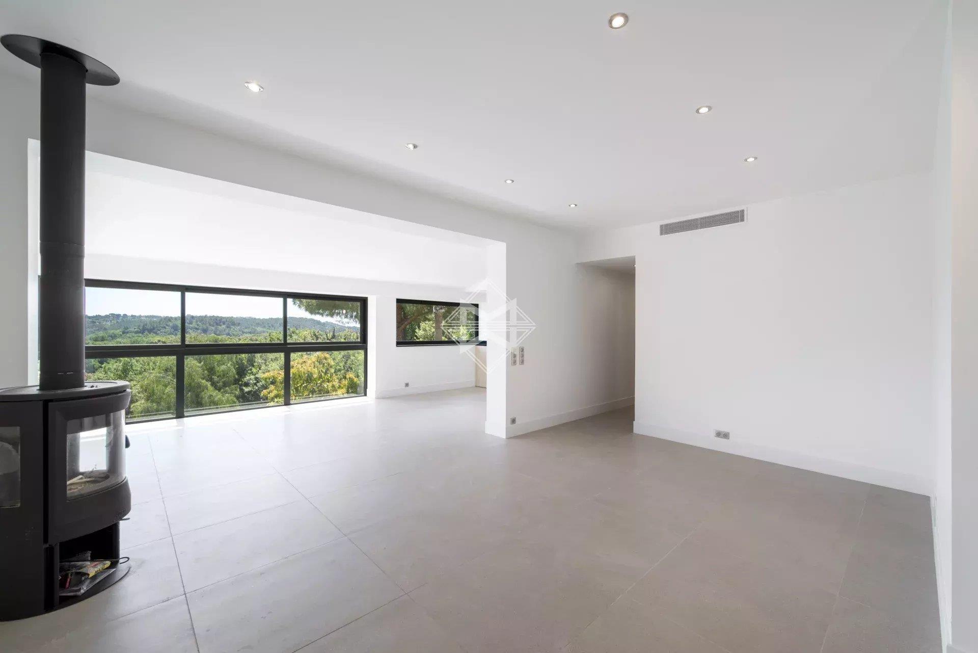 Purchase: House (06580)
