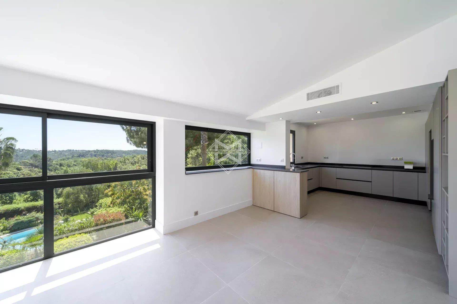 Purchase: House (06580)