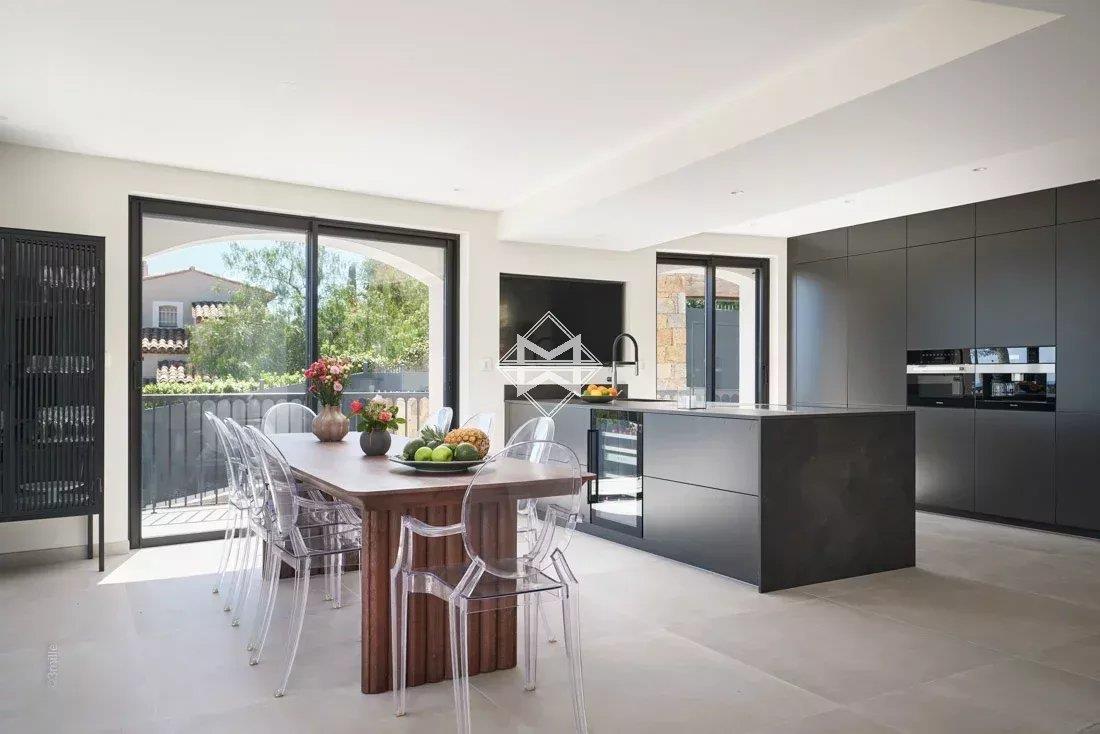 Mougins - Stunning 7 bedrooms Family Villa