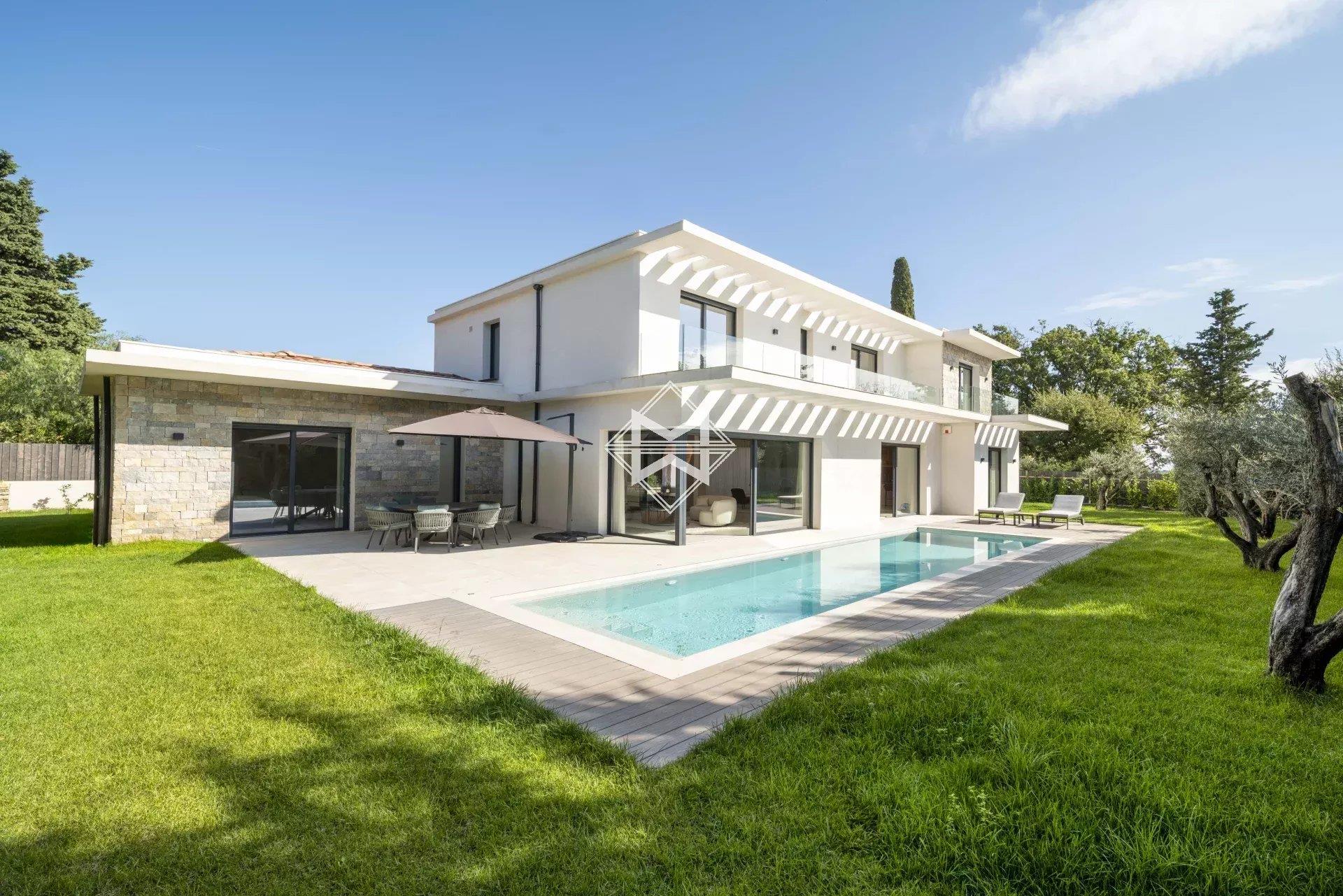 Splendid contemporary villa
