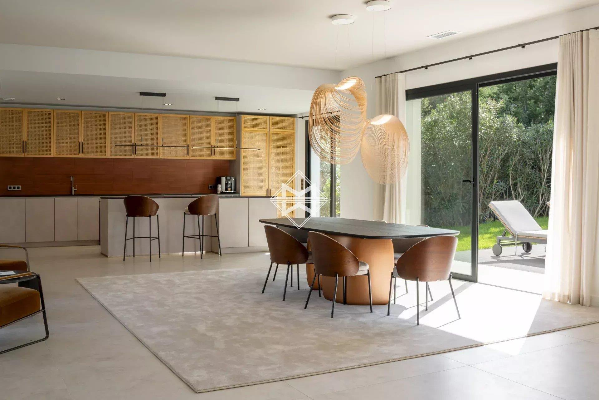 Splendid contemporary villa