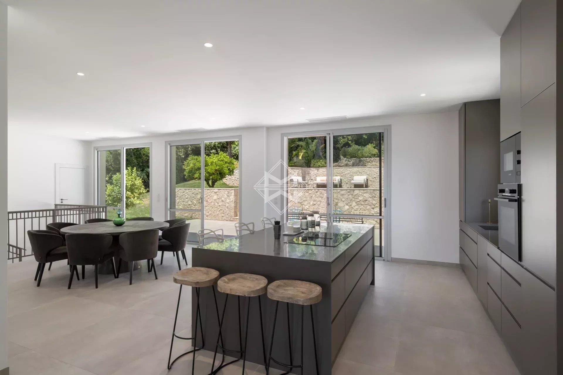 Elegant renovated villa in a gated estate
