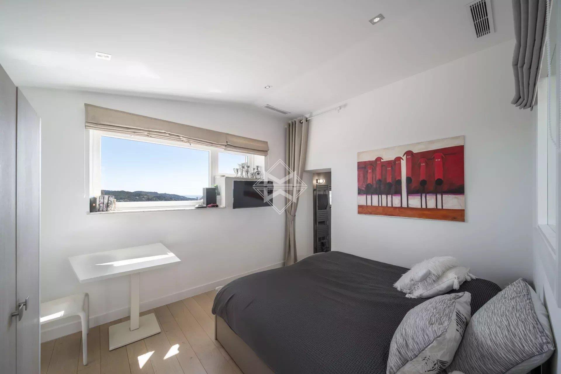 Sole agent. Rare product with exceptional view