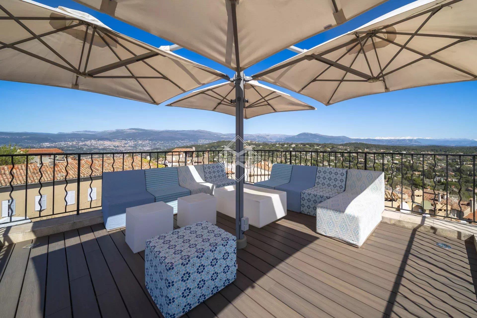 Sole agent. Rare product with exceptional view