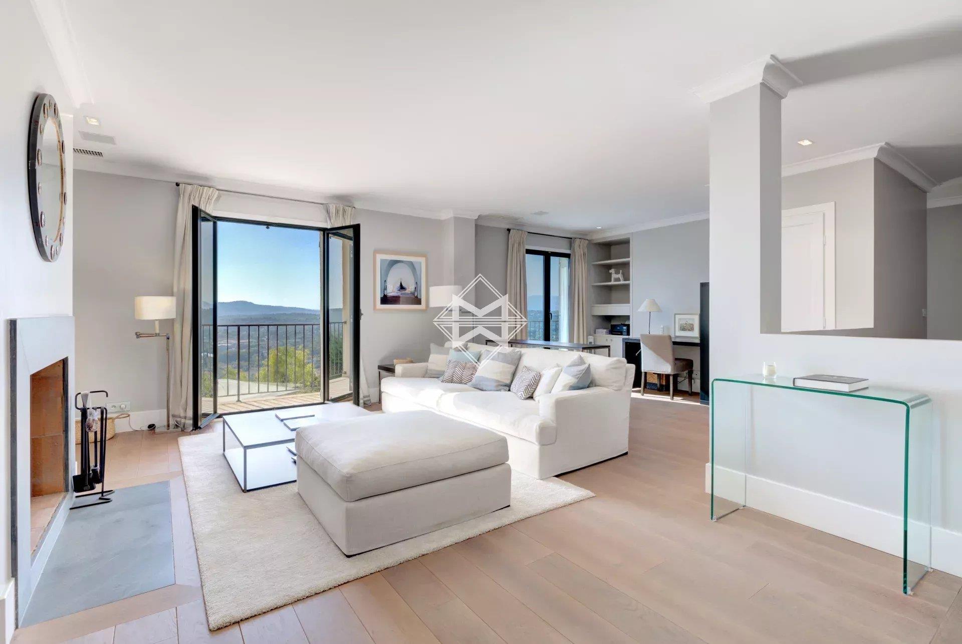 Luxury Villa with Panoramic Sea View on the French Riviera