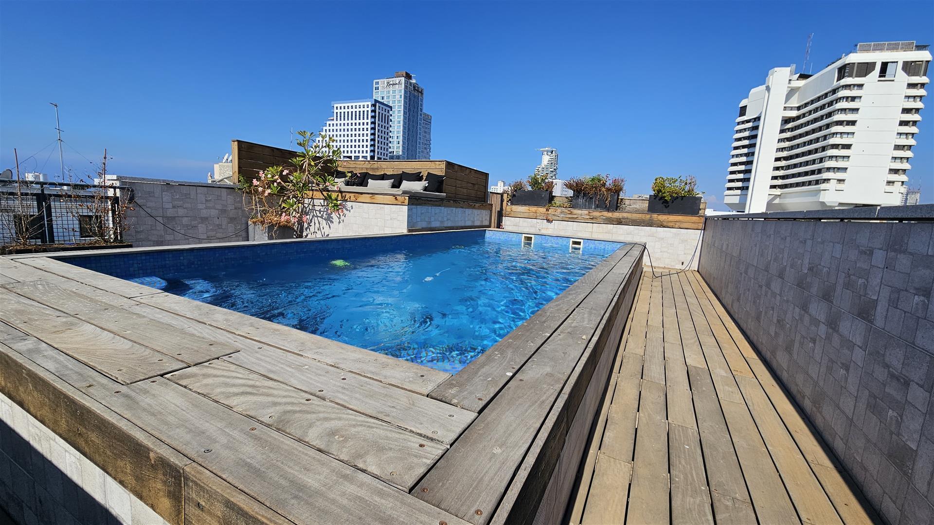 New Stunning Penthouse Near The Beach In Tel Aviv