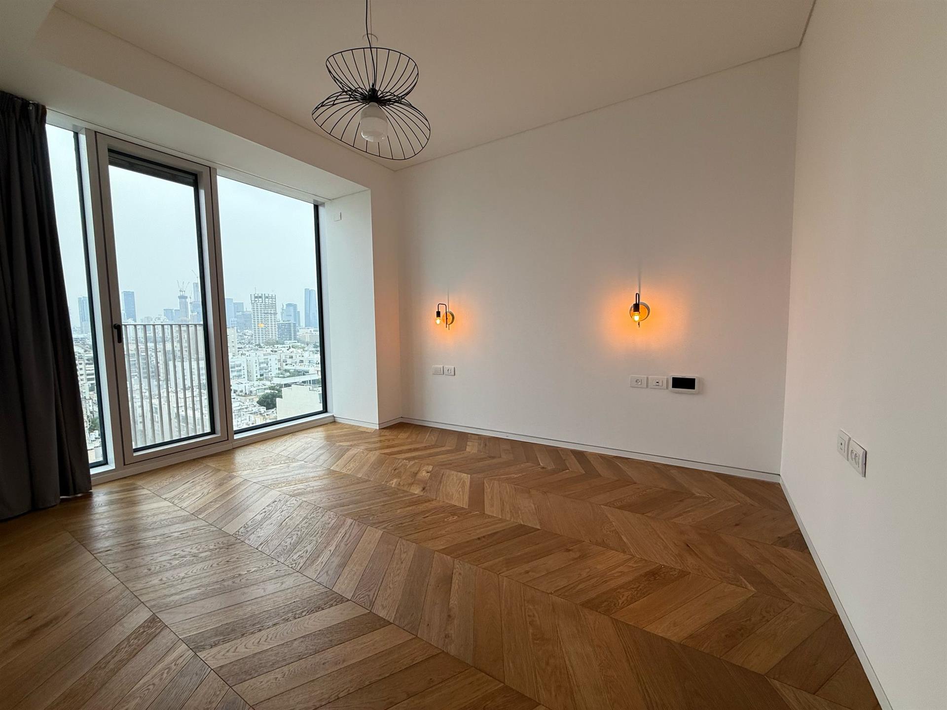 Rare In Arlozorov 17 Tower - 3-Br Apartment