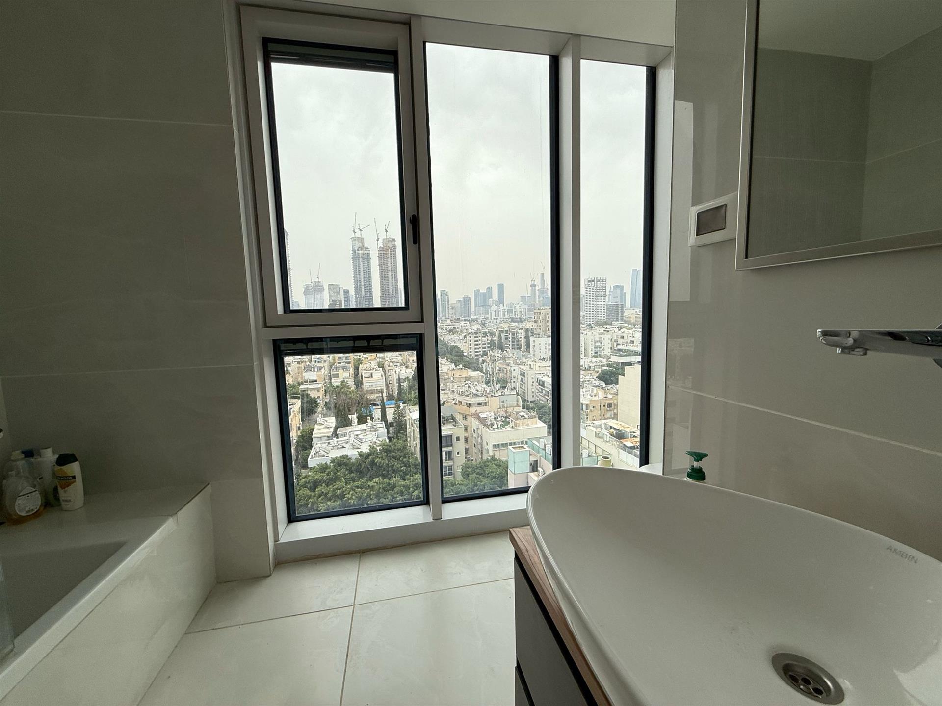 Rare In Arlozorov 17 Tower - 3-Br Apartment