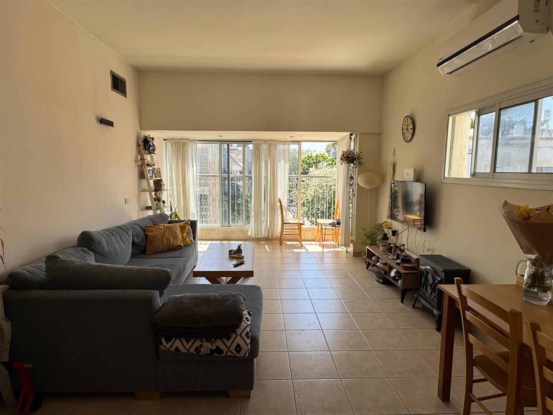 3-Br Apartment In The Old North Of Tel Aviv