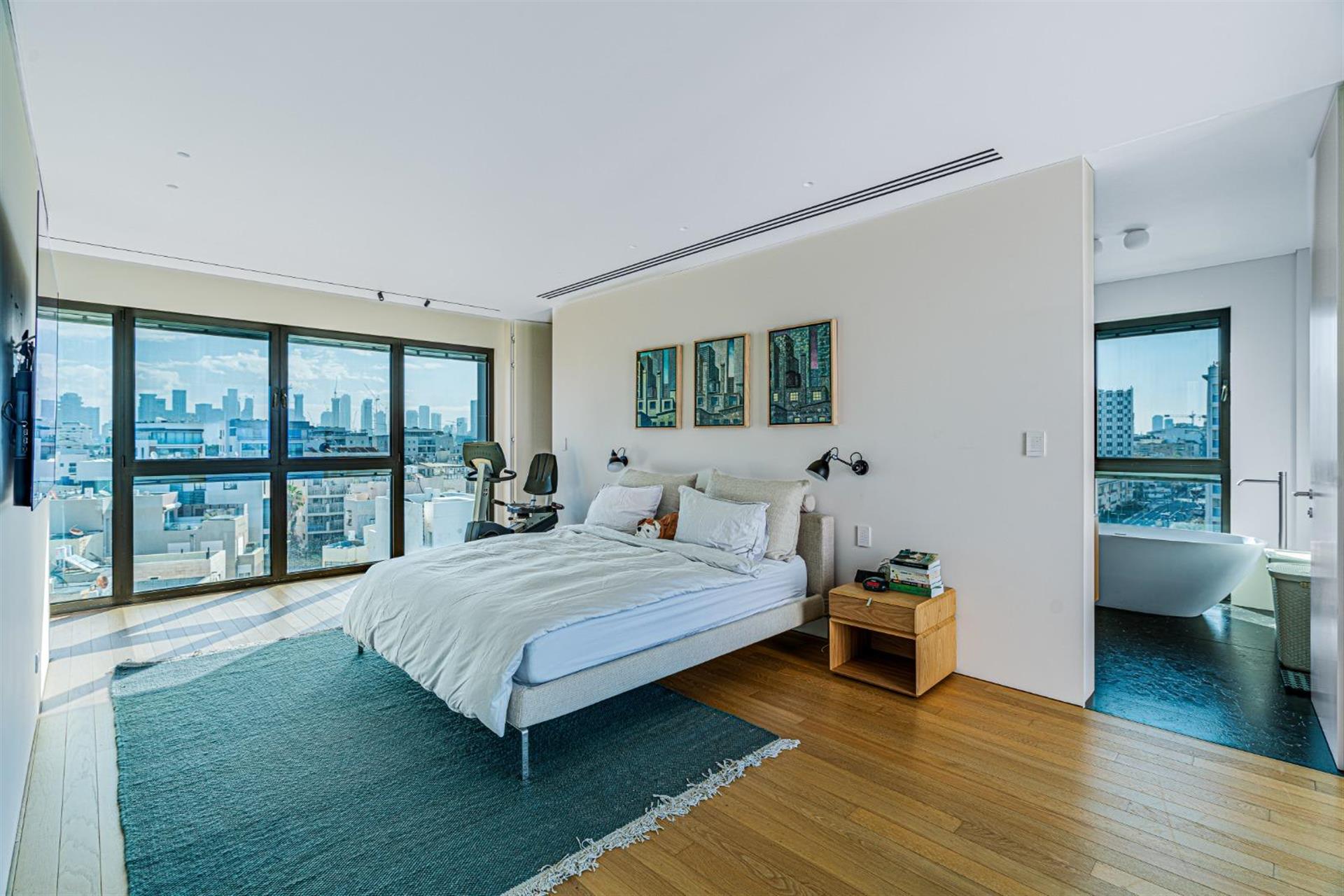 Tel Aviv Luxury Apartment With Direct Sea View