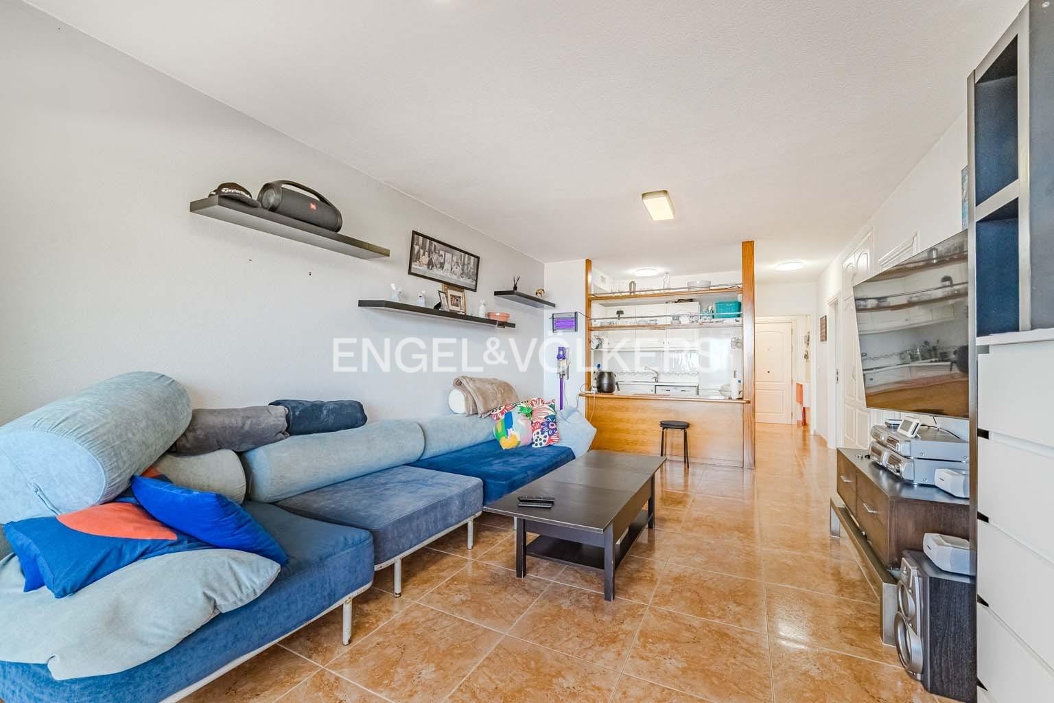 2 bedroom Penthouse with sea views