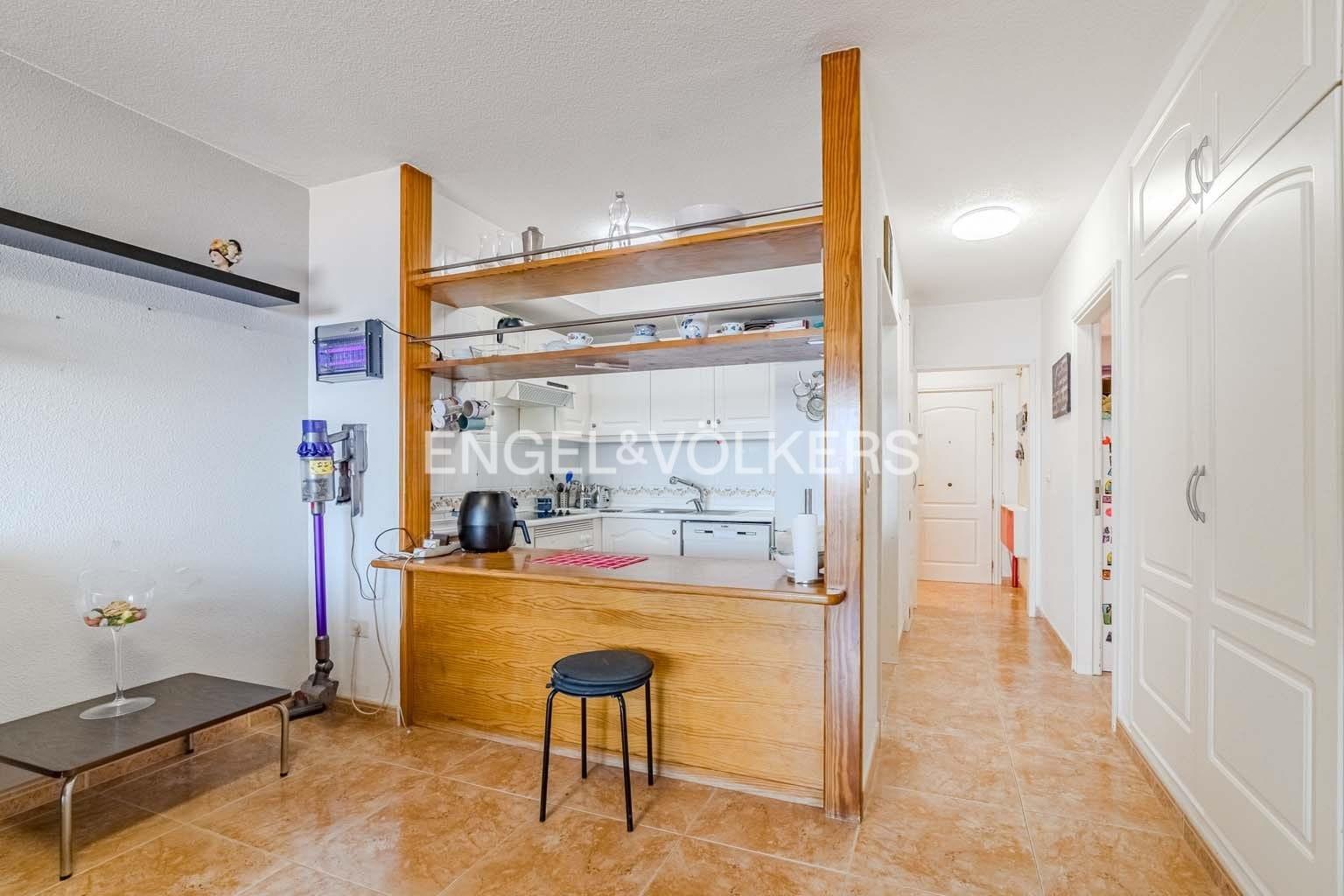 2 bedroom Penthouse with sea views