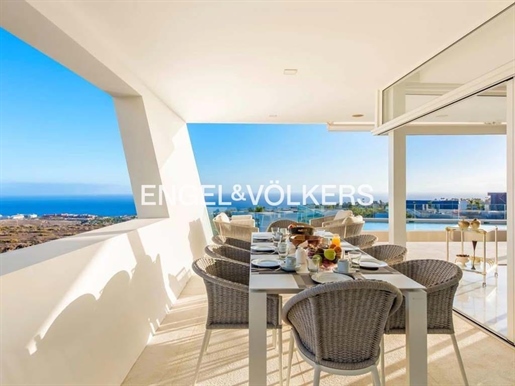 Majestátna luxusná vila s panoramatickým výhľadom