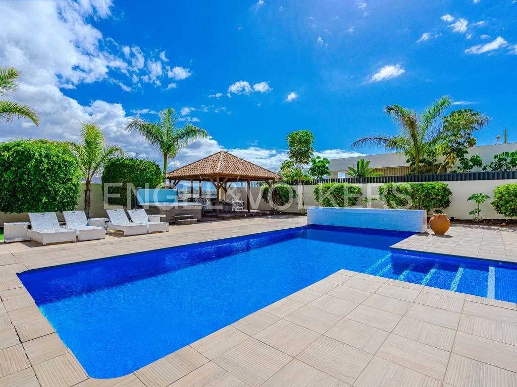 Exclusive villa in prime location