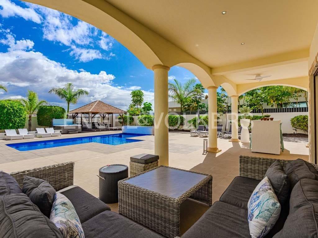 Exclusive villa in prime location