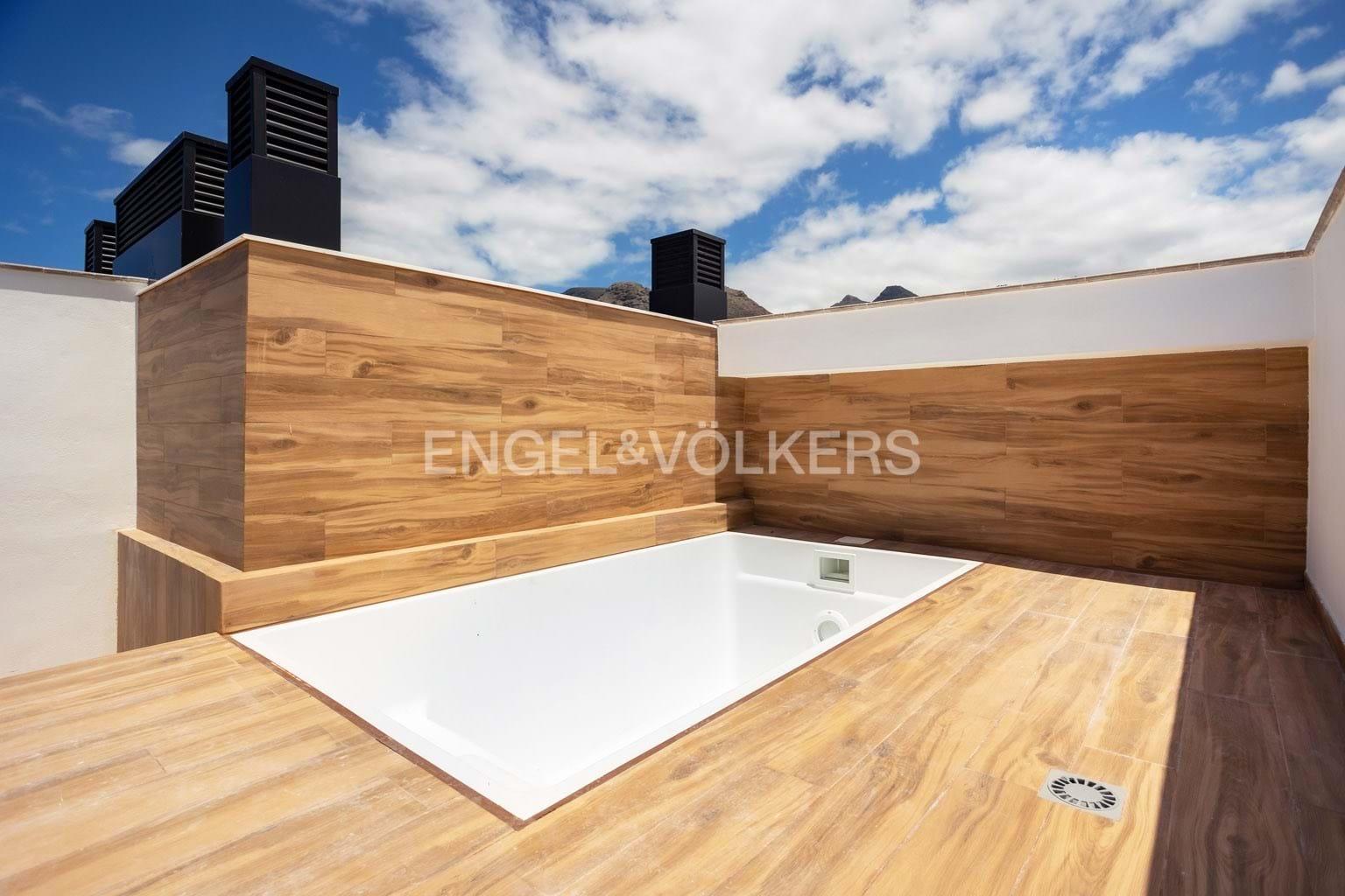 Exclusive penthouse in “Santiago Deluxe Homes”