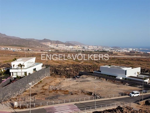 Terrain exclusif de 5 000 m² à Golf Costa Adeje