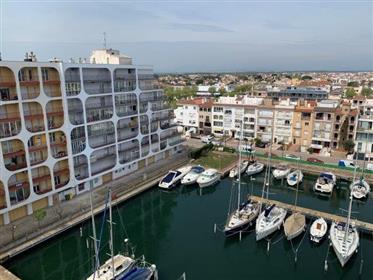 2 Bedroom Apartment with Magnific Harbour Views