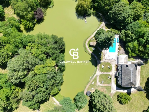 Grundstück von 4,5 ha, mit Nebengebäuden, Schwimmbad und Teich