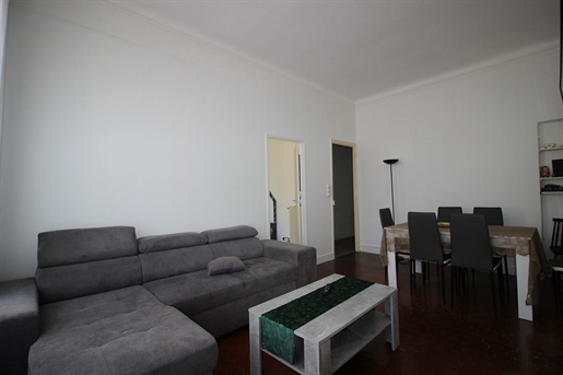 Beautiful T3 apartment of 61m2 in Marseille 13006. Near