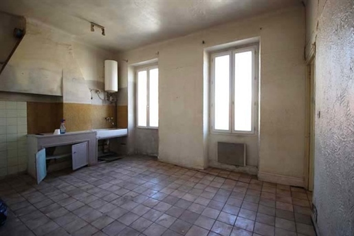 Rare for Sale!! Large T1 of 30 m2 - Marseille 13006 -