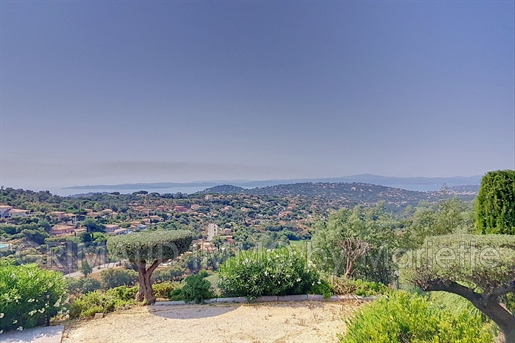 Dreifacher Panoramablick auf das Meer  für diese schöne Villa