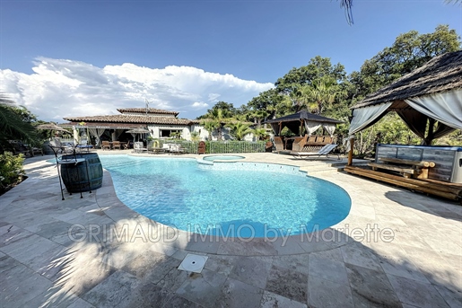 Quiet property open view swimming pool and 5 bedrooms