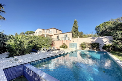 Beautiful Provencal villa with sea view, quiet and near the Be