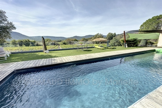 Belle villa dans les vignes et sa piscine