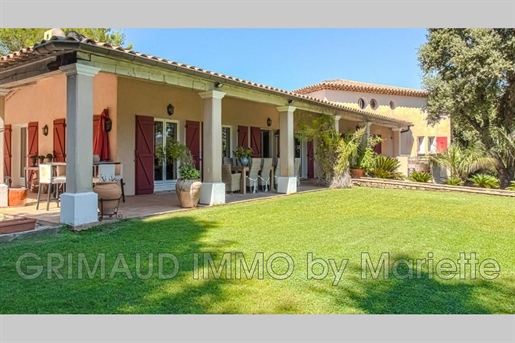 Villa on 1 ha of land in a quiet area with beautiful view of t